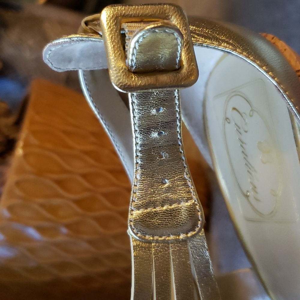 Lux Platforms - Picture 5 of 8